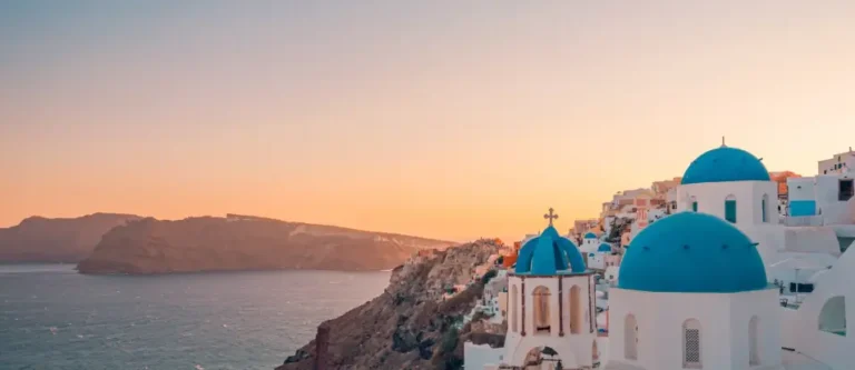 Discover Santorini Shines – Top Sights, Wine Tasting & Oia Sunset | FlyDunya