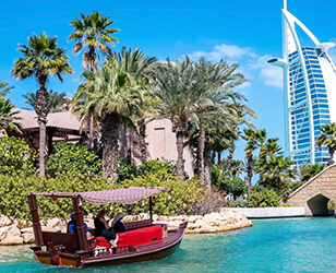 Dubai to Abu Dhabi Premium Tour: Grand Mosque, Royal Palace & Etihad Towers